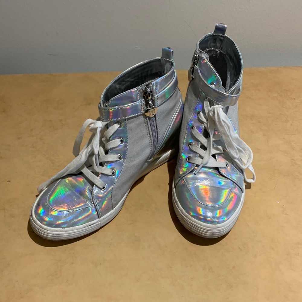 Stuart Weizmann silver metallic with grey heeled snickers size 37 Euro EUC